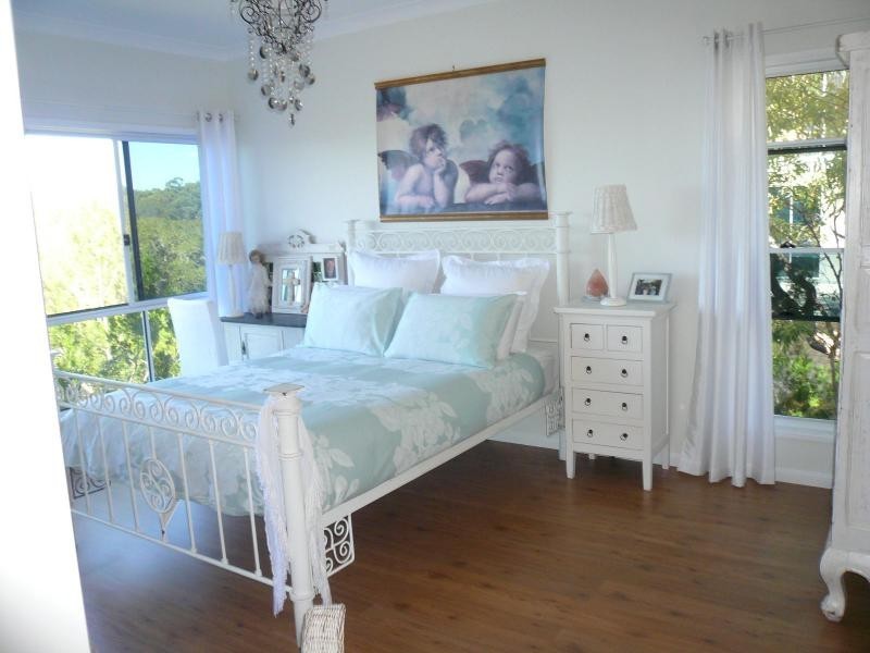 13 Blue Vista Street, Macleay Island QLD 4184