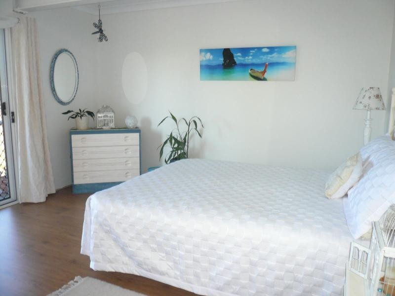 13 Blue Vista Street, Macleay Island QLD 4184