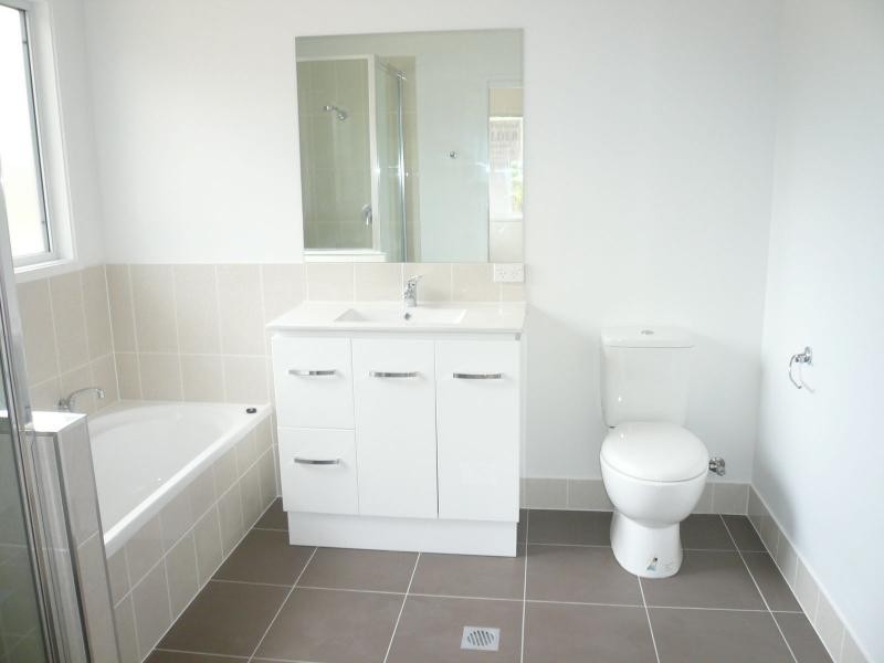 15 Mango Crescent, Macleay Island QLD 4184