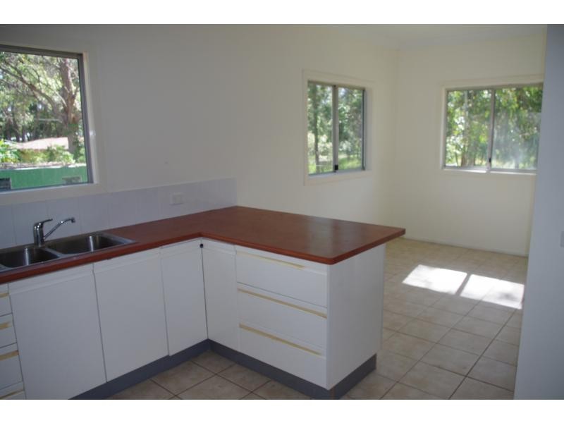 22 Tingara Street, Macleay Island QLD 4184