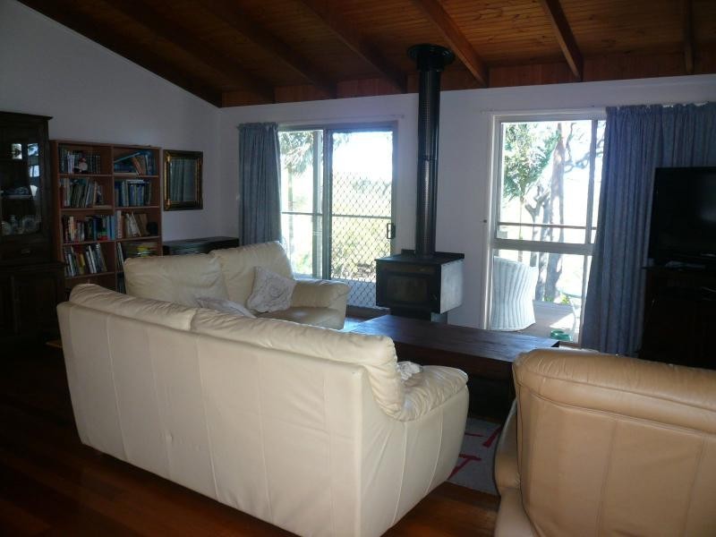 87 Coondooroopa Drive, Macleay Island QLD 4184