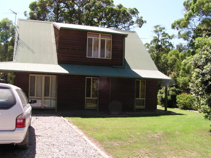 4 Coast Road, Macleay Island QLD 4184
