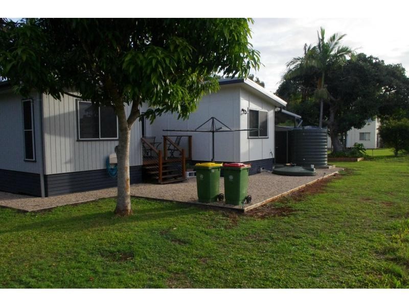 4 Nina Street, Karragarra Island QLD 4184