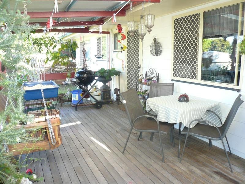 190 High Central Road, Macleay Island QLD 4184