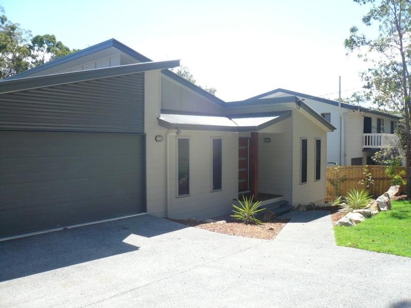 23 Cliff Terrace, Macleay Island QLD 4184