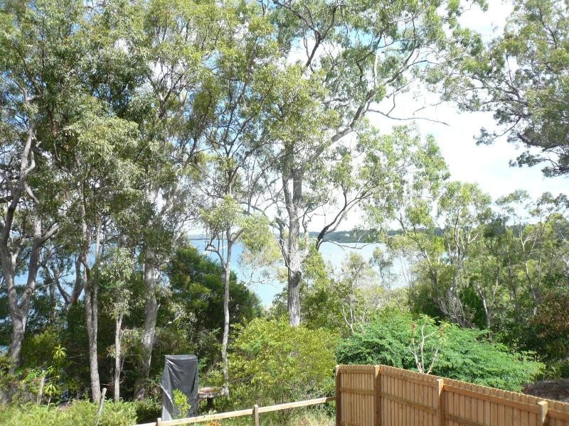 23 Cliff Terrace, Macleay Island QLD 4184