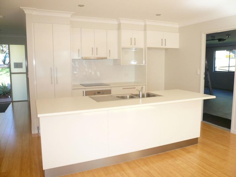 23 Cliff Terrace, Macleay Island QLD 4184