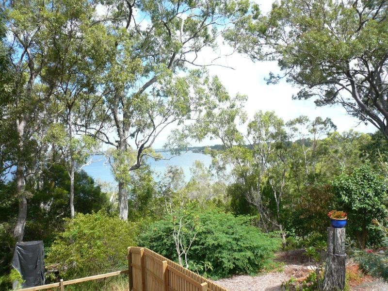 23 Cliff Terrace, Macleay Island QLD 4184