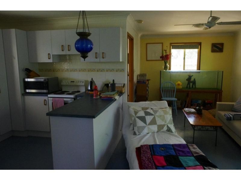 2 Heath Street, Macleay Island QLD 4184
