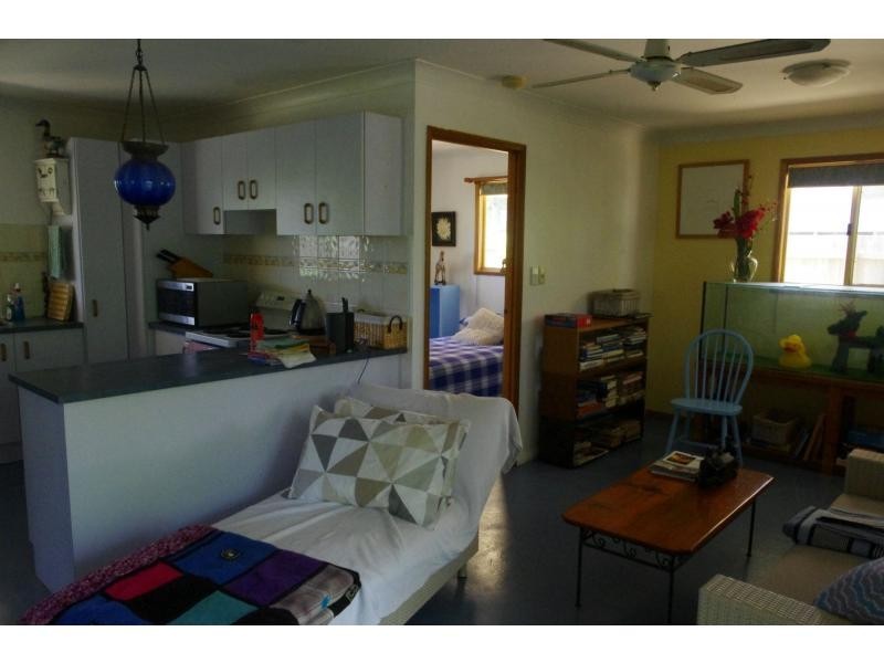 2 Heath Street, Macleay Island QLD 4184