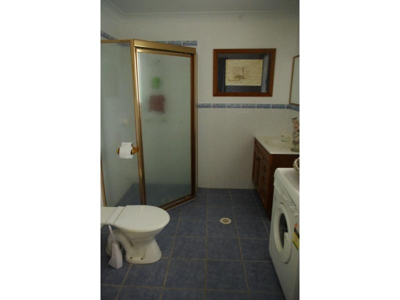2 Heath Street, Macleay Island QLD 4184
