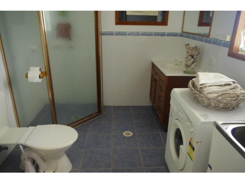 2 Heath Street, Macleay Island QLD 4184