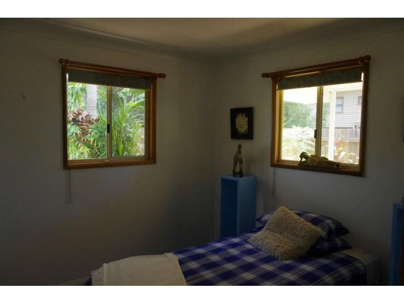 2 Heath Street, Macleay Island QLD 4184
