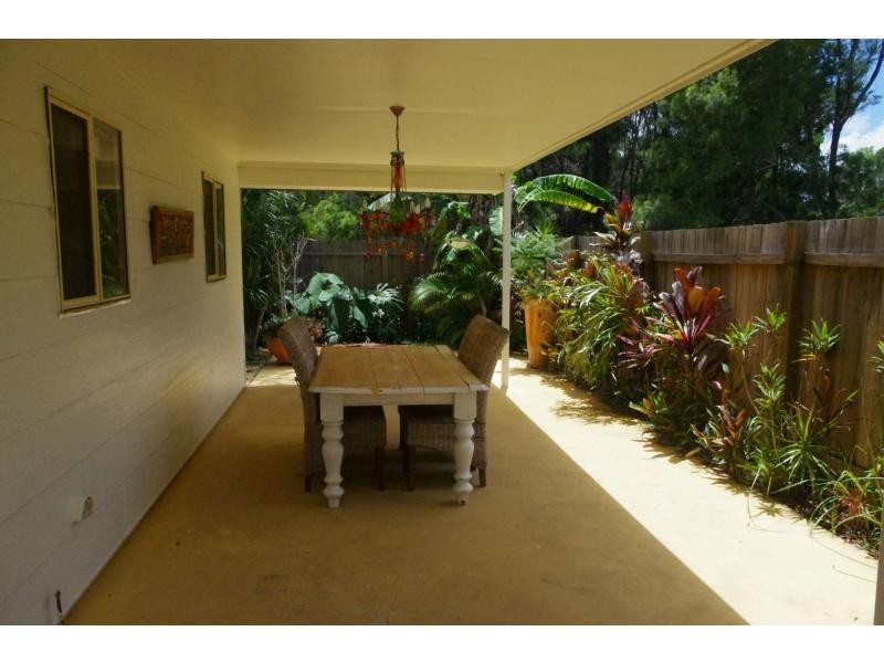 2 Heath Street, Macleay Island QLD 4184