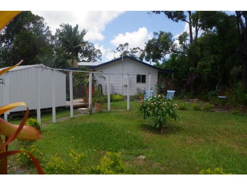 2 Heath Street, Macleay Island QLD 4184