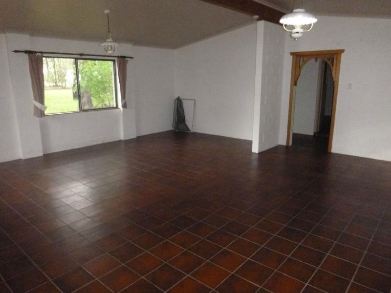 28 High Central Road, Macleay Island QLD 4184