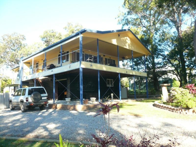 14 Whiting Street, Macleay Island QLD 4184