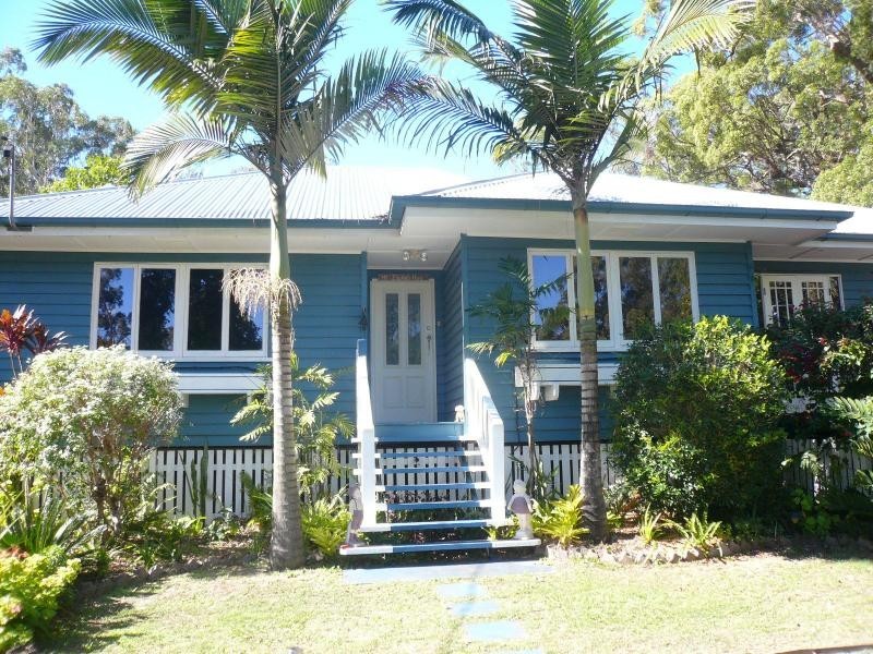 18 Coast Road, Macleay Island QLD 4184