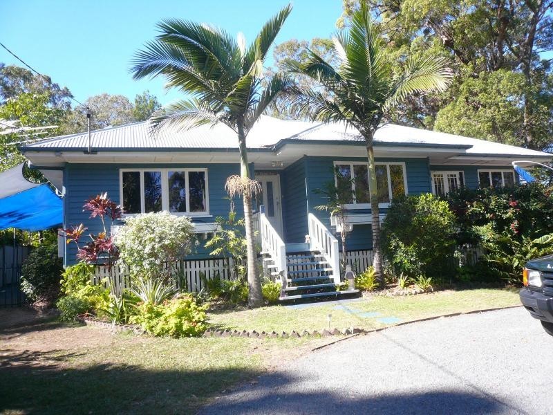 18 Coast Road, Macleay Island QLD 4184