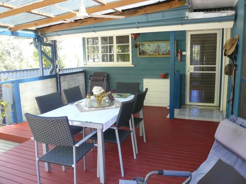 18 Coast Road, Macleay Island QLD 4184