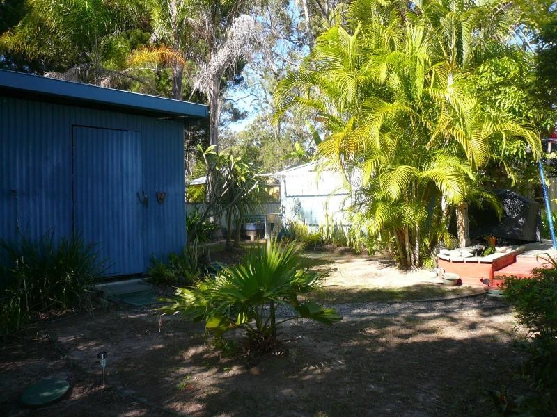 18 Coast Road, Macleay Island QLD 4184