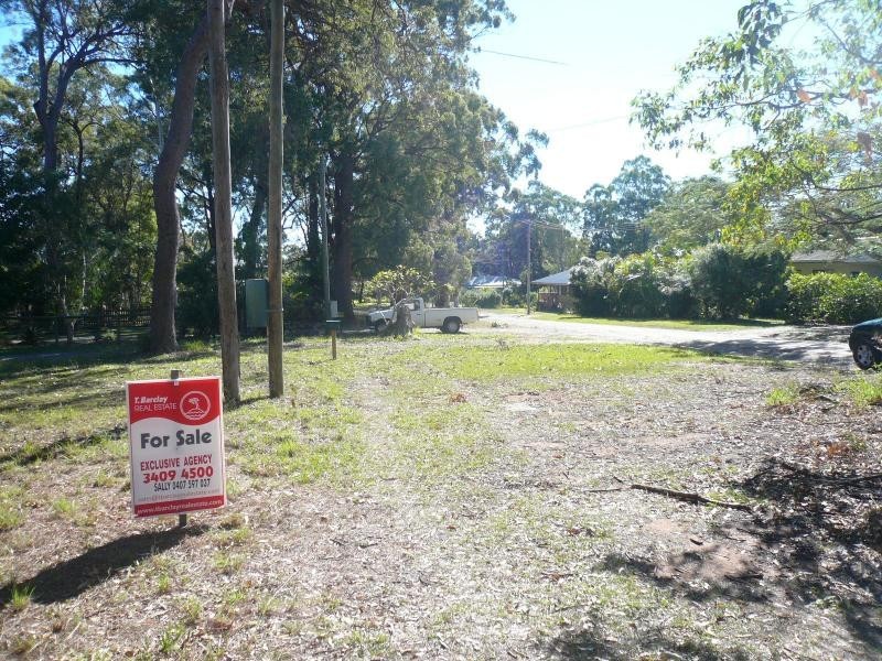 27 President Terrace, Macleay Island QLD 4184