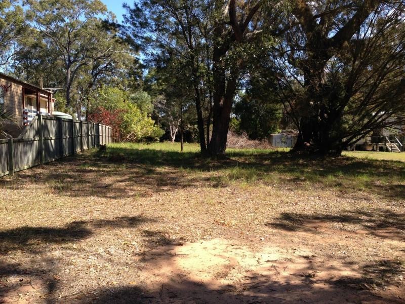 27 President Terrace, Macleay Island QLD 4184