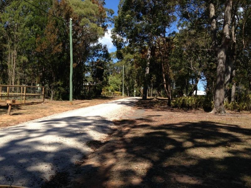 27 President Terrace, Macleay Island QLD 4184