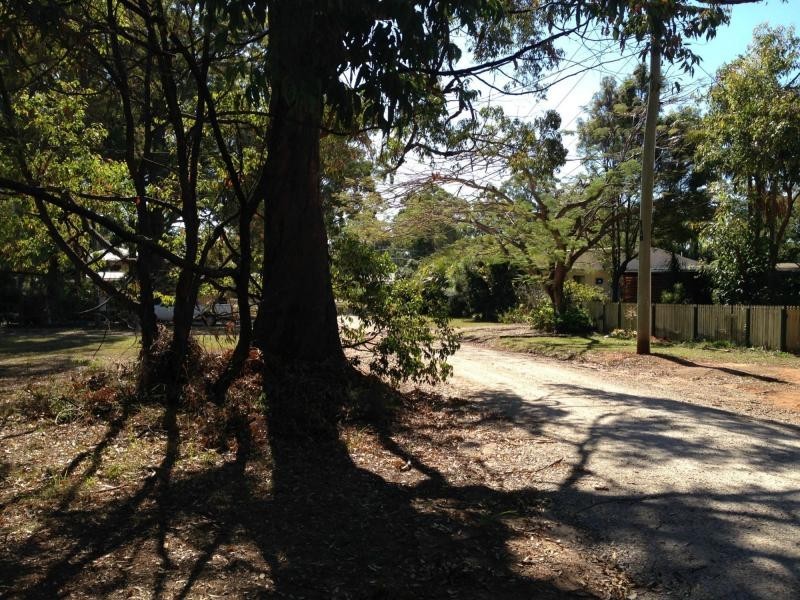 27 President Terrace, Macleay Island QLD 4184