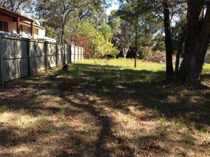 27 President Terrace, Macleay Island QLD 4184