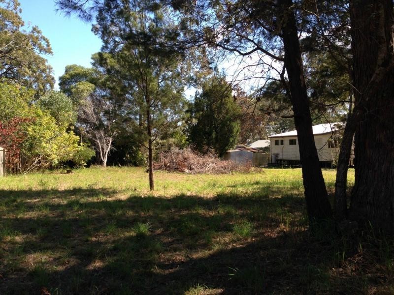 27 President Terrace, Macleay Island QLD 4184