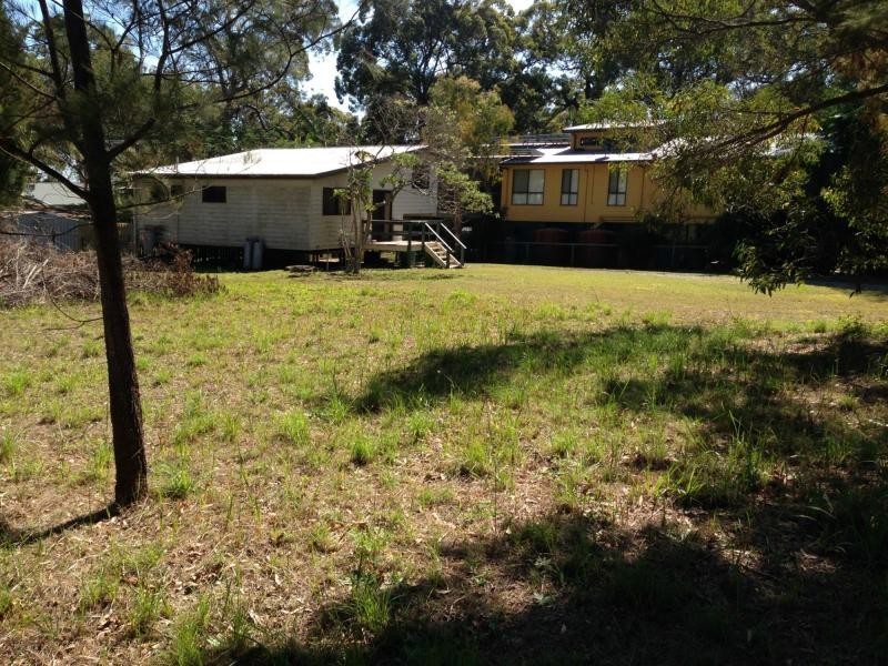 27 President Terrace, Macleay Island QLD 4184