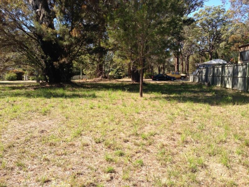 27 President Terrace, Macleay Island QLD 4184