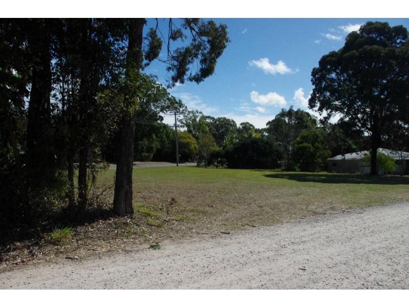 4 Citron Street, Macleay Island QLD 4184