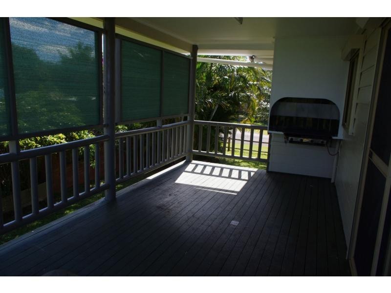 106 Western Road, Macleay Island QLD 4184