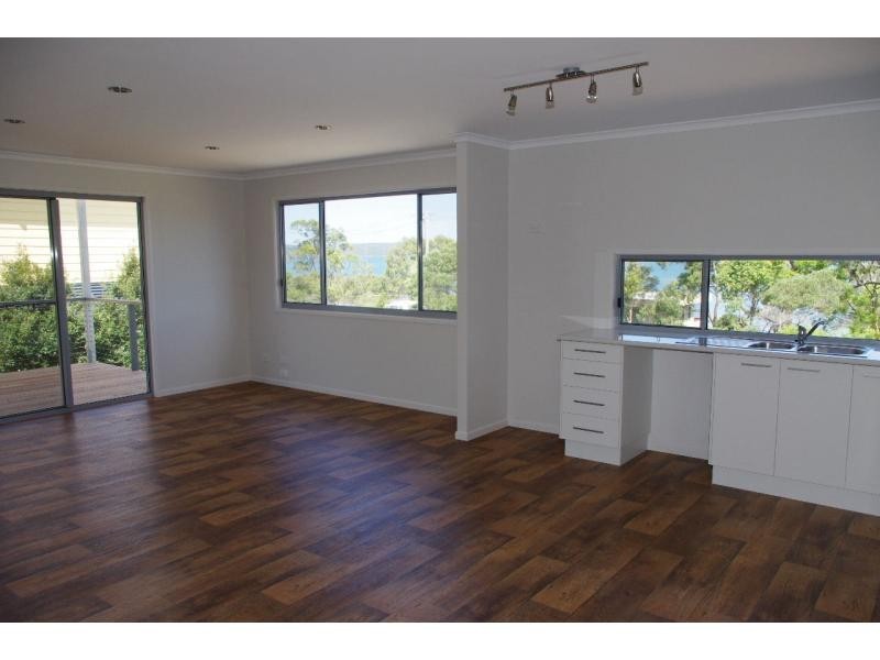 13 Coorong Street, Macleay Island QLD 4184