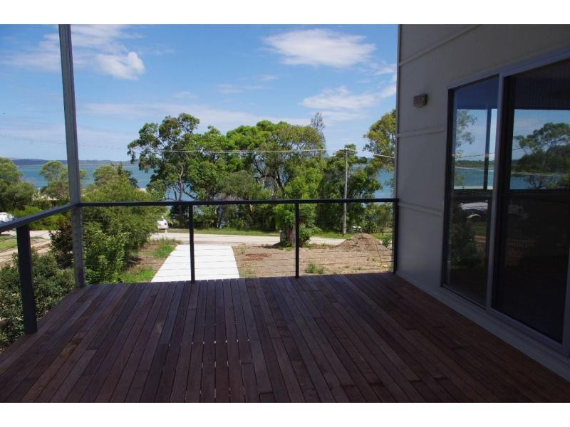 13 Coorong Street, Macleay Island QLD 4184