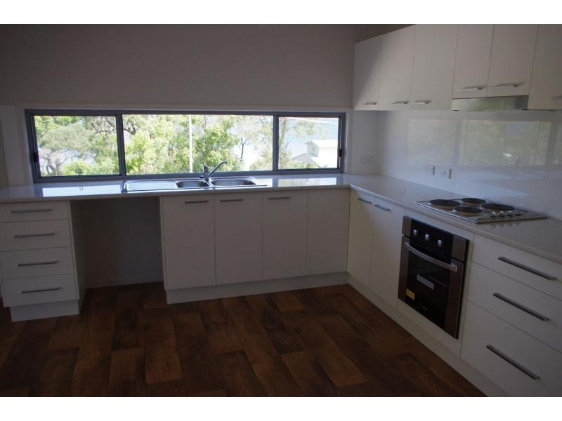 13 Coorong Street, Macleay Island QLD 4184