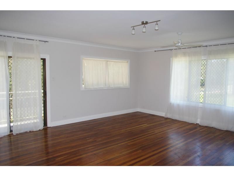 4 Barramundi Street, Macleay Island QLD 4184