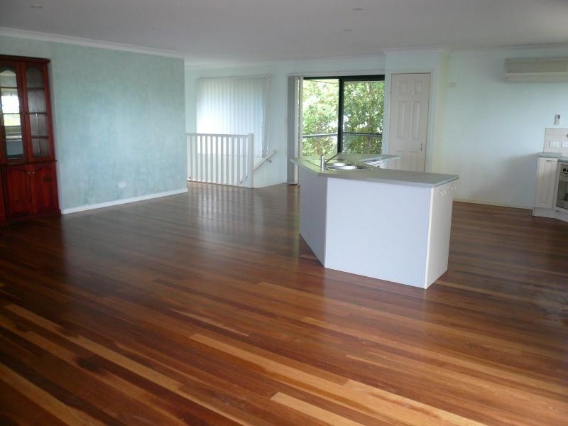 15 Coorong Street, Macleay Island QLD 4184