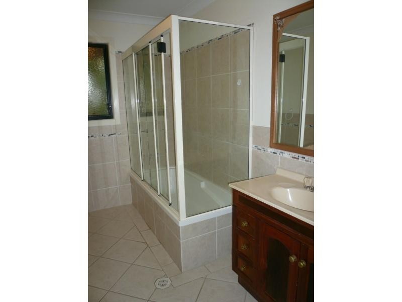 15 Coorong Street, Macleay Island QLD 4184