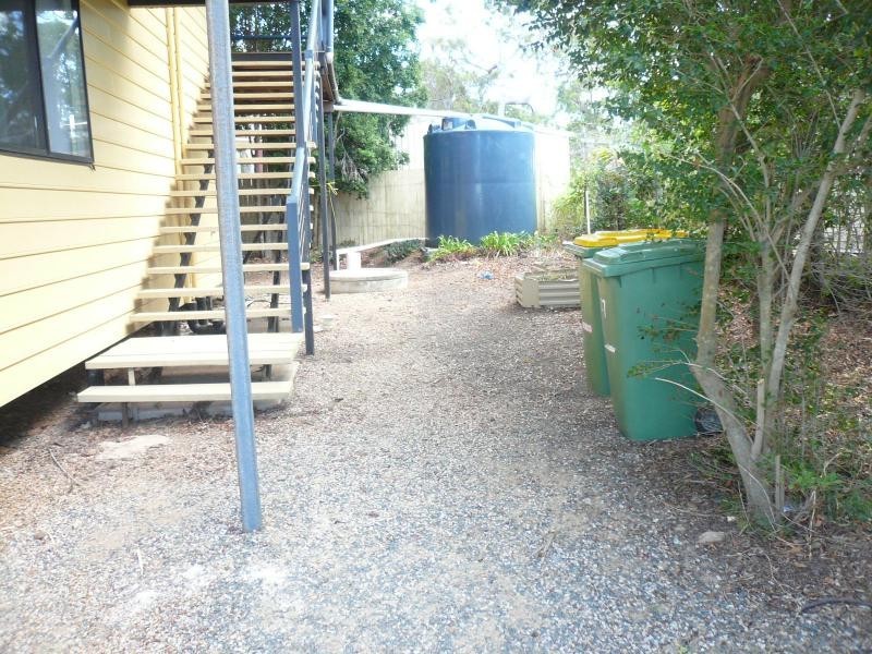 15 Coorong Street, Macleay Island QLD 4184