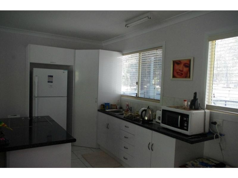 18 Derwent Street, Macleay Island QLD 4184