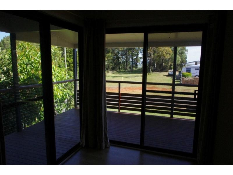 39 Western Road, Macleay Island QLD 4184