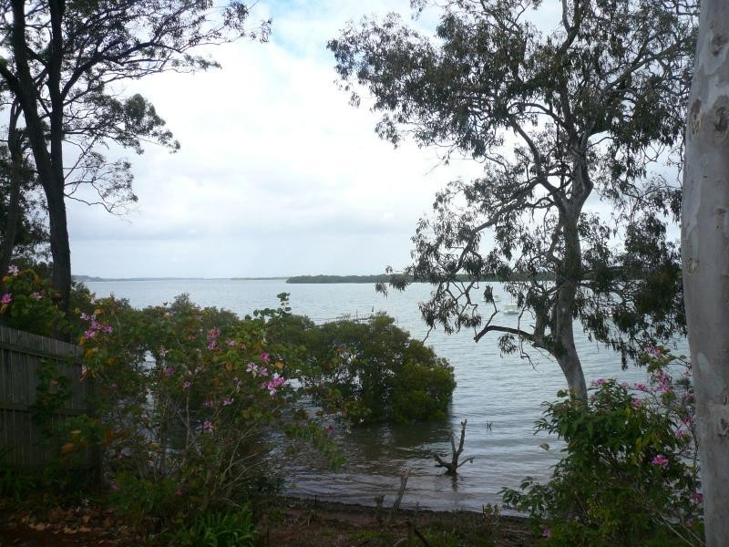 102 Western Road, Macleay Island QLD 4184
