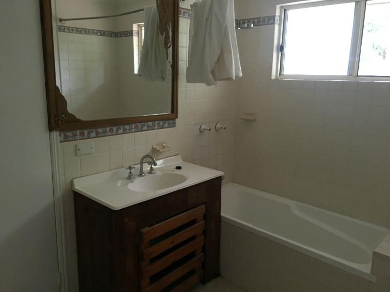 10 Scotts Road, Macleay Island QLD 4184