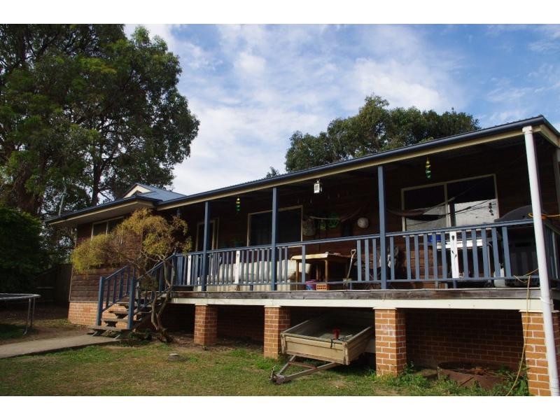 10 Scotts Road, Macleay Island QLD 4184