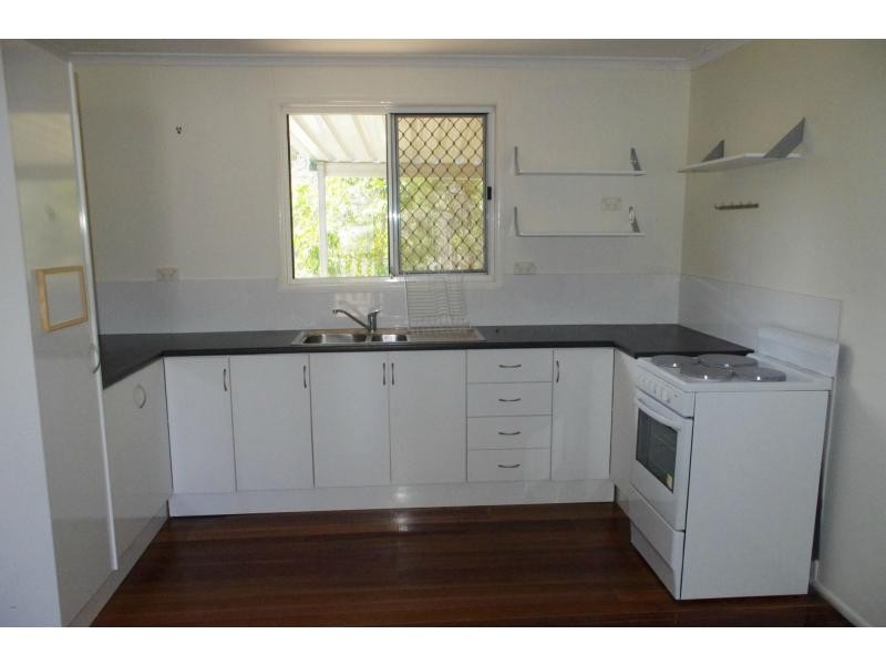 5 Oomool Street, Macleay Island QLD 4184