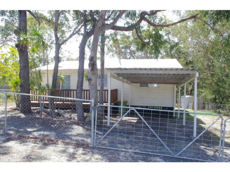 5 Oomool Street, Macleay Island QLD 4184