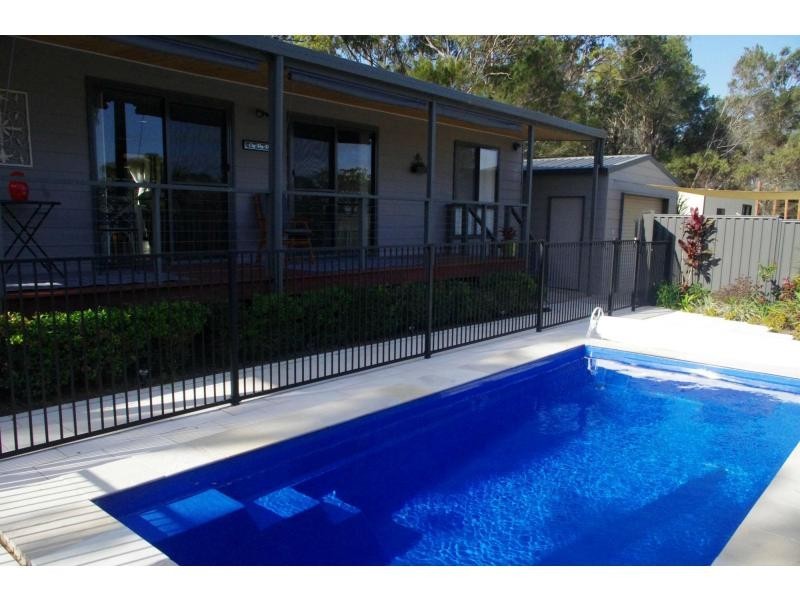 15 Sentosa Terrace, Macleay Island QLD 4184